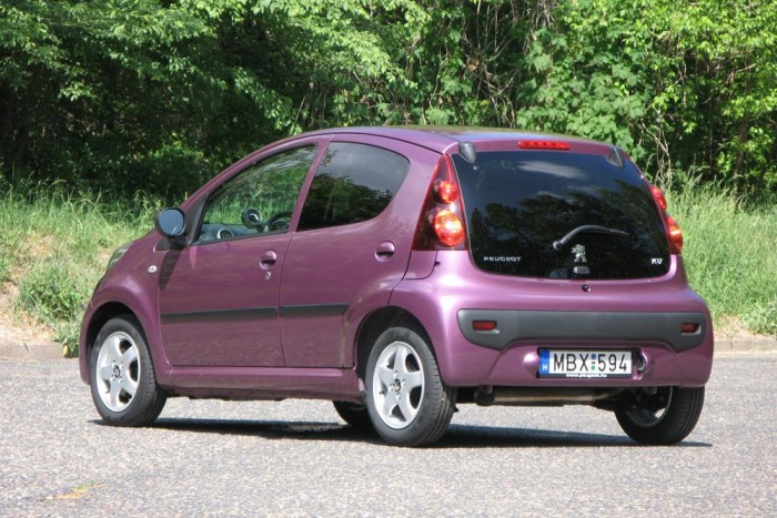Mindent megbocsátunk. Egyvalamit kivéve 2 A frissítés után 103 helyett 99 g/km lett a károsanyag-kibocsátása, a kommunikált átlagfogyasztása pedig 4,5 helyett 4,3 liter