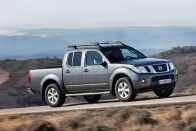 A fényes króm helyett matt fegyverszürke lesz a Nissan Navara I-Way lökhárítója és hűtőmaszkja is.