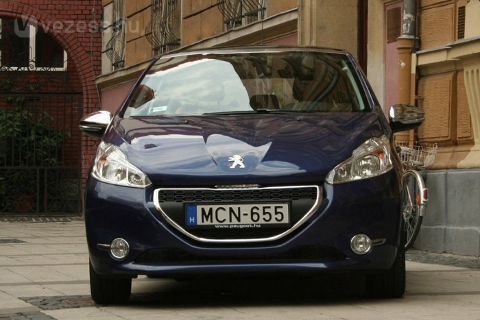 4 160 000 Ft kedvező ár a tesztelt 1,6 e-HDi-ért Active kivitelben