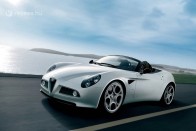 A 8C nyitott változata igazi olasz roadster