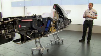 A Sauber félbevágott egy F1-est