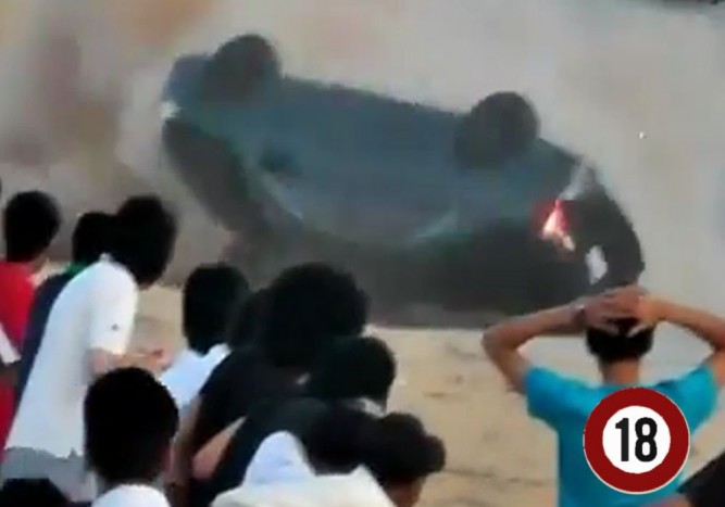 Sokkoló, halálos baleset a sivatagban