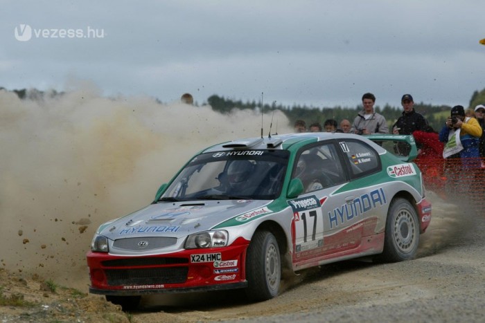 A VW ellen sportolna a Hyundai 4 | Vezess 2000-2003-ig szerepelt a rali-világbajnokságon a Hyundai