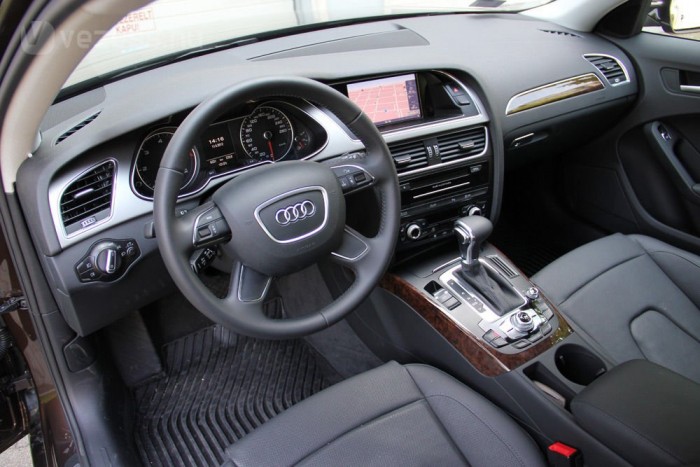 Elegánsabb a tesztelt A4 utastere, ez tette ránk a legjobb benyomást 