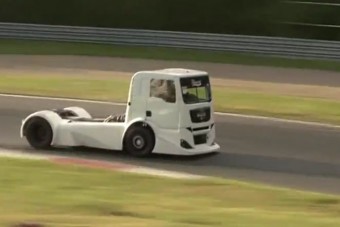 Videó a magyar versenykamion első tesztjéről