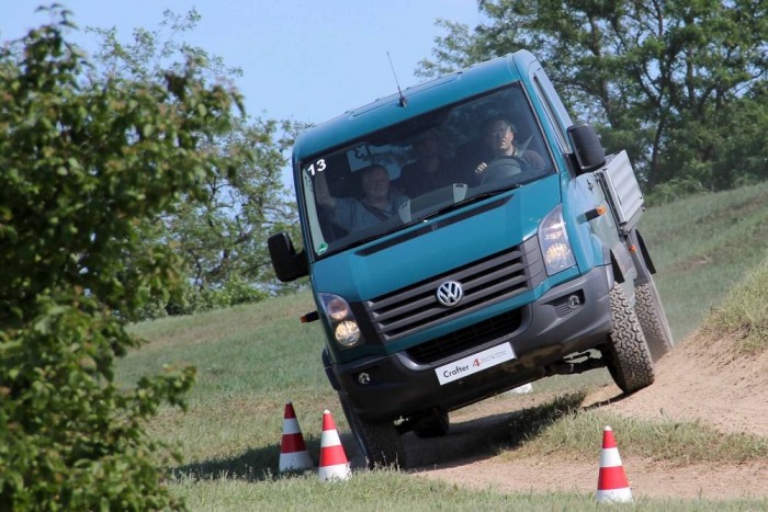 Népautók a magyar melósnak 8 | Vezess A Crafterből komoly felárért komoly terepgépet építenek az osztrákok