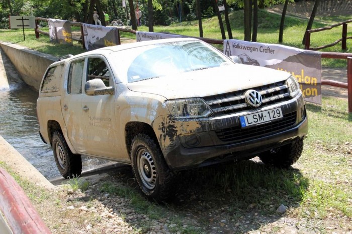Népautók a magyar melósnak 7 | Vezess Az Amarok gázlómélysége 500 mm, tehát a Balatonnak ezzel se vágjunk neki