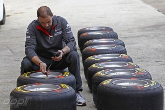 F1: Új kemény gumit tesztel a Pirelli
