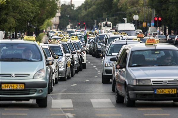 Csak Mercivel lehet majd taxizni?