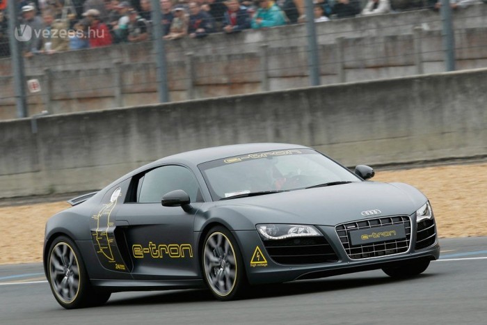 Jegeli villanyautóit az Audi 6 | Vezess Az elektromos R8 akár 2012-ben piacra kerülhet