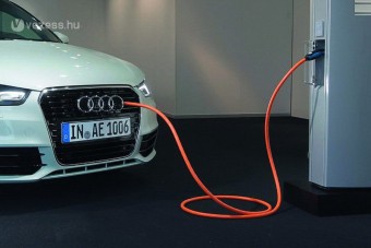 Jegeli villanyautóit az Audi