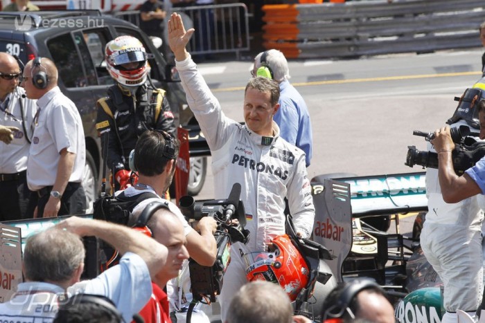F1: Brawn szerint maradhat Schumi