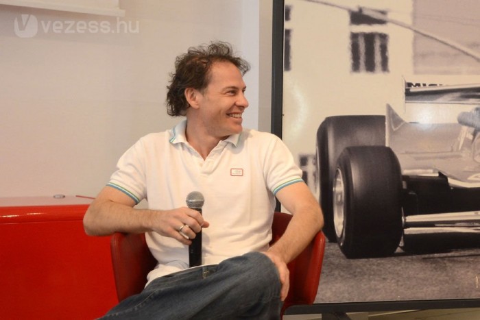 Villeneuve az F1-et ekézi