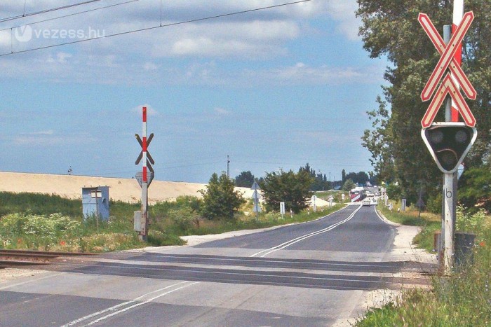 Gyalogosan se lépjünk a vonat elé! 4