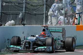 F1: Schumi örül, hogy ő szívott