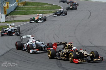 F1: Räikkönen beragadt