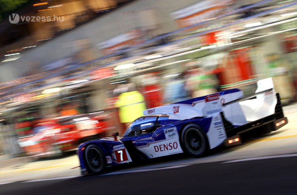 Hibrid Audi az élen Le Mans-ban 8