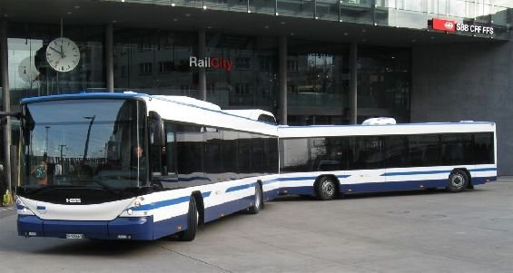 HESS Bus-Zug