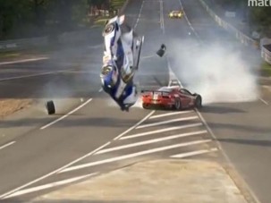 Vérfagyasztó baleset Le Mans-ban