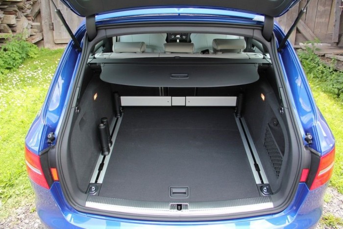 490 liter is jár a 450 lóerő mellé