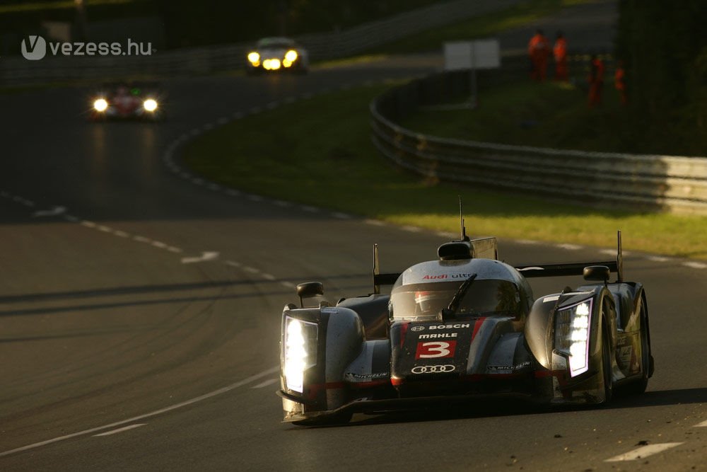 Hibriddel nyert az Audi Le Mans-ban 15