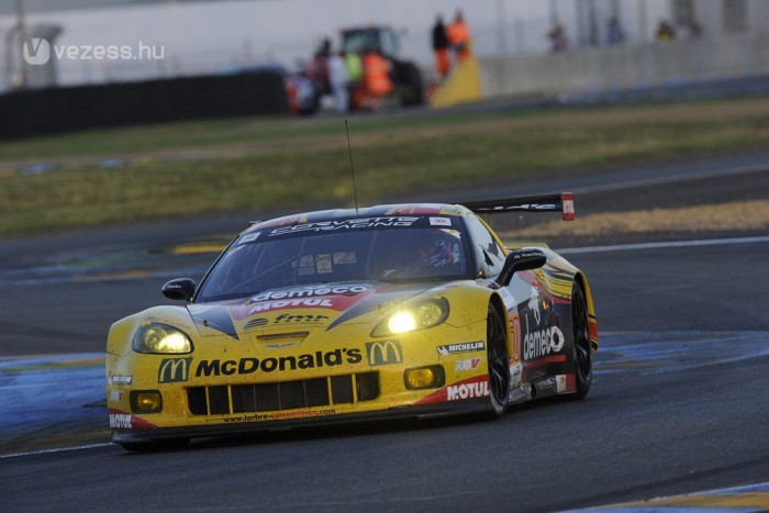 Hibriddel nyert az Audi Le Mans-ban 9 | Vezess Hibriddel nyert az Audi Le Mans-ban 9