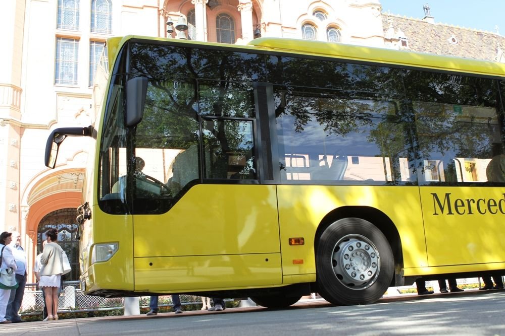 Szegeden 6 darab gázüzemű Citaro G és 14 darab dízel Conecto G csuklósbusz közlekedik. Utóbbi a Citaro török gyártású testvére.