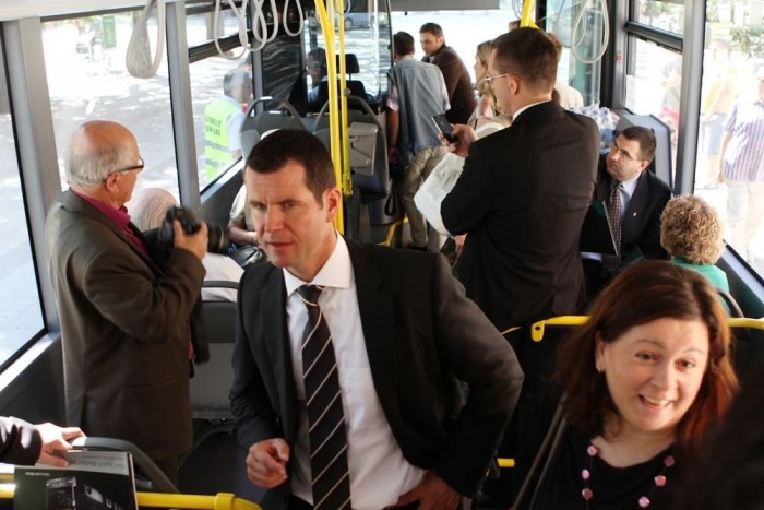 Hibrid Mercedes busz Kecskeméten 4 A Mercedes-Benz magyar és osztrák képviselői rosszul nem járhatnak, elgfeljebb nem adnak el itthon ilyen buszt.