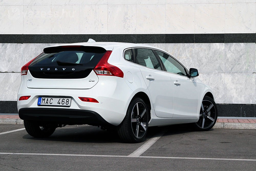 A legbiztonságosabb Volvo:  új V40 45