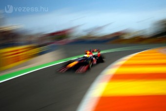 F1: Vettel nem engedett meglepetést