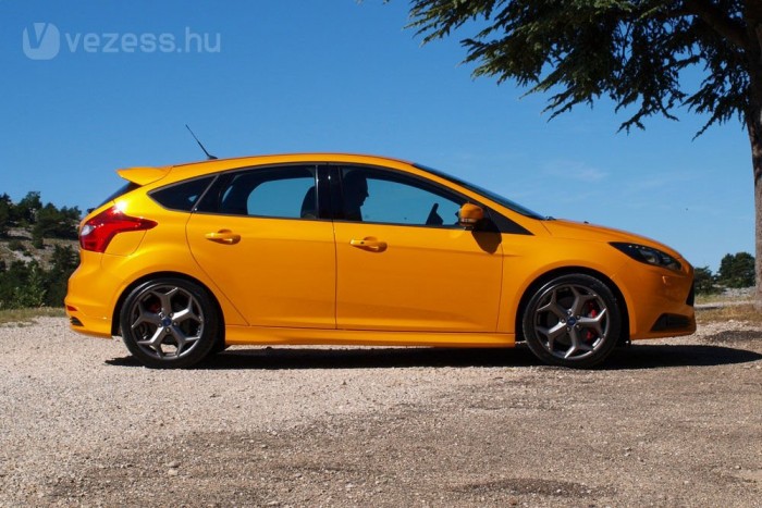 Tangerine Scream - harmadik generációs ST különleges fényezéseinek egyike