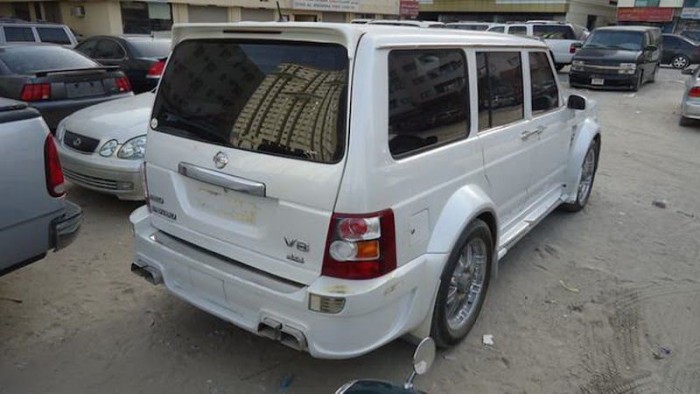 Range Rover hátsó lámpa a Patrolon