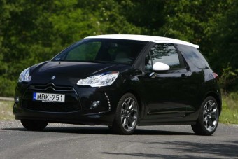 Luxusmini 4,5 literes fogyasztással