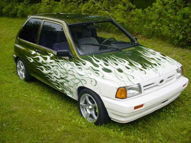 Törpeautóba oltott Harley hangulat