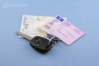 Jogsi nélkül vezetett a hivatásos sofőr