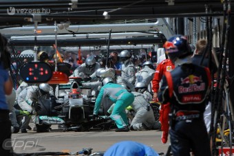 F1: Schumacher inkább maradna?