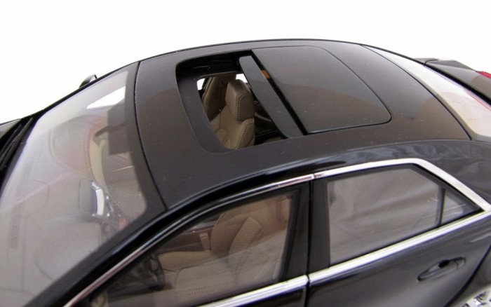 Nyitható a panorámatető is