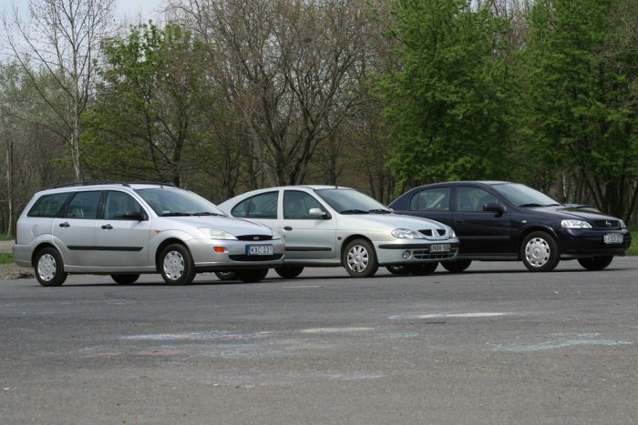 Átverés helyett: milyen autót érdemes megvenni? 10 | Vezess Egymillió forint körüli áron a G vagy Classic II-es Astra és a Focus I kései darabjai jó vételek. A Mégane I jóval kevesebbe kerül náluk, 1,4-es, 95 lóerős benzines motorral érdemes megvenni