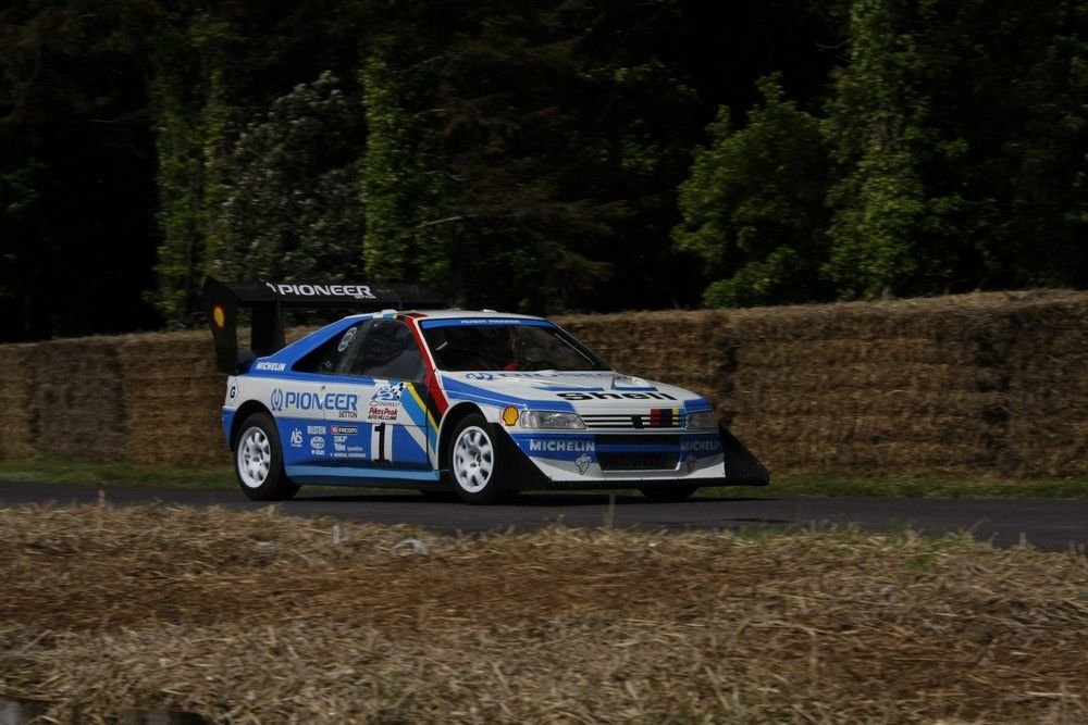 Pikes Peak sztárja: középmotoros Peugeot 405 T 16