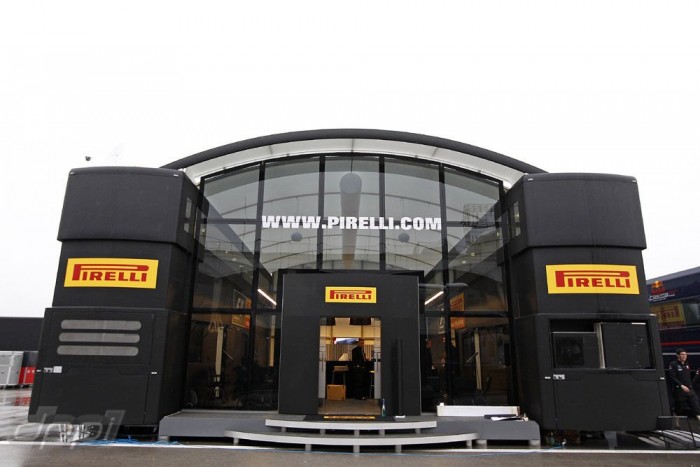 F1: Silvestone-ban bekeményít a Pirelli