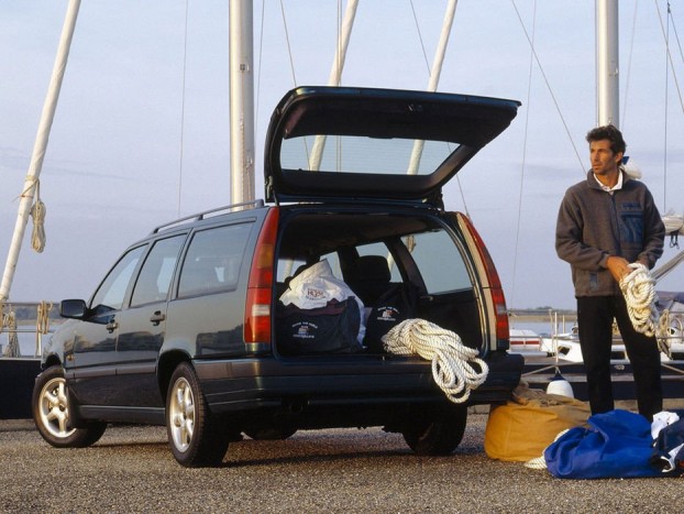 Ha fő a biztonság és a kényeztető svéd hangulat, akkor a Volvo 850 ideális választás lehet