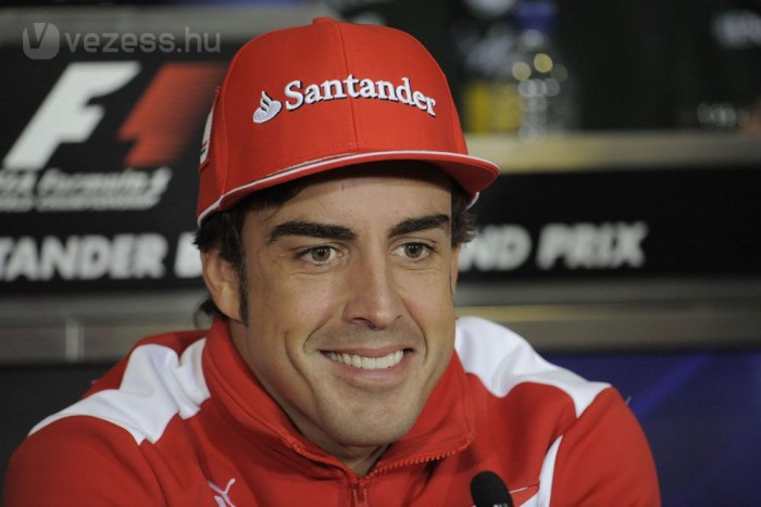 F1: Alonso még gyorsabb autót kér