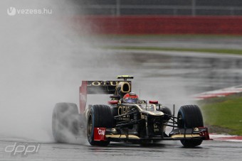 F1: Végig esett az edzésen