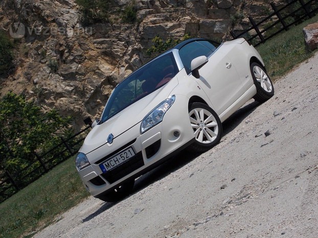 Fotózzunk autót! 10 | Vezess Rossz! Ennyire sose döntsük meg a gépet autó szinte lezuhan a képről.