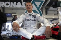 F1: Schumacher nem szívatja a Mercedest 32