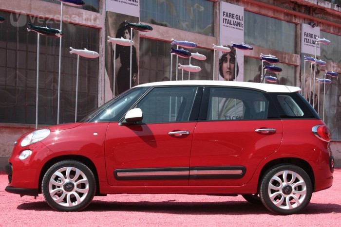 A kávét főző családi autó: FIAT 500L 3 Kicsit terepjárósra vett formája nem az áramlástan csodája, de ezzel a designnal nagyon jó a 0,30-as alaktényező