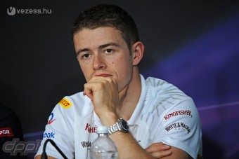 F1: Buttonék segítik di Restát