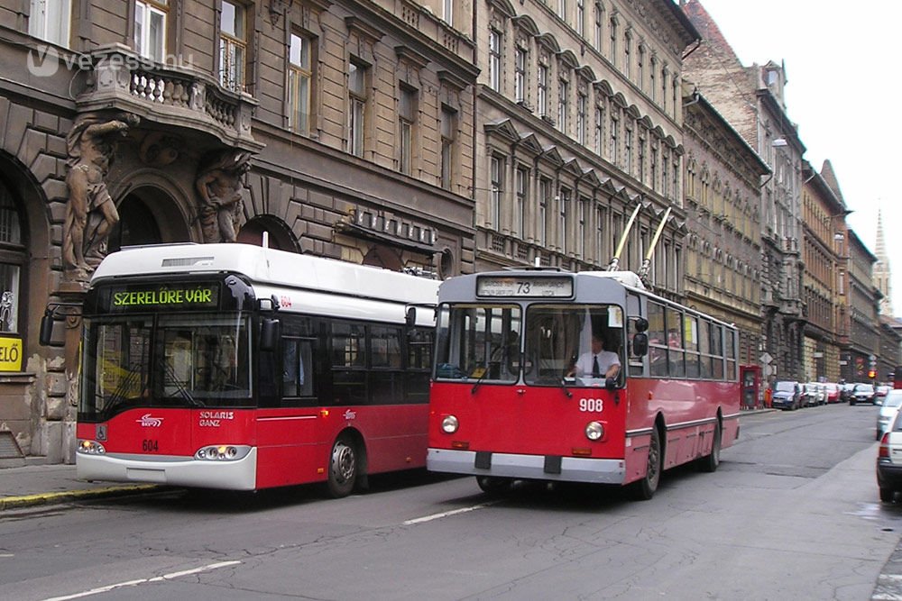 Megmondja a mobil, mikor jön a busz 6