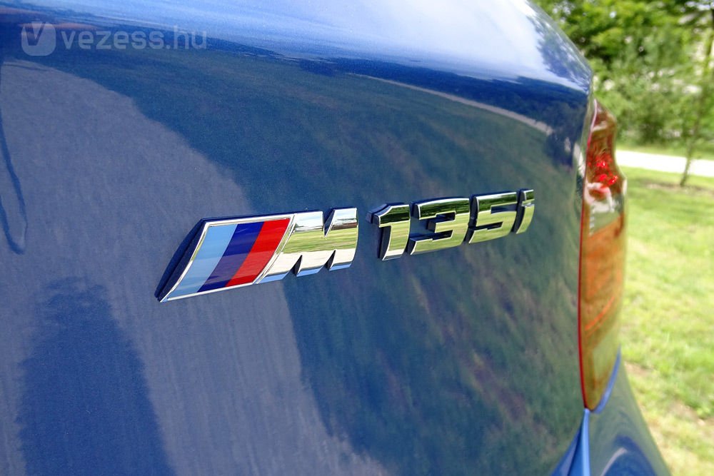 Tavaly óta létezik a a BMW-nél egy új kategória: M Performance Car. Példaéul az M 550d xDrive tartozik ide