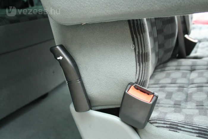 Nehézkesen használható a támladöntő kar